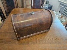 Eleganter Deckel Haube