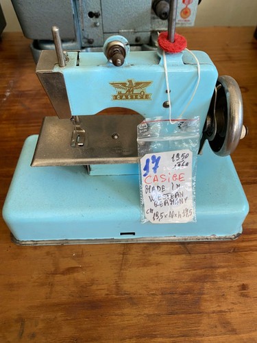 Antike kindernähmaschine - antike,