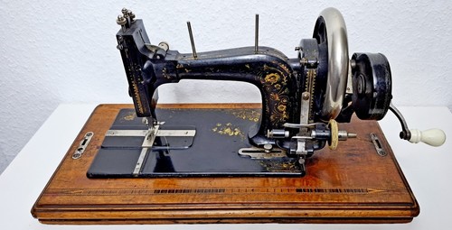 Antike koffernähmaschine mit - antike,