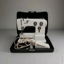 Adler Nähmaschine Im Koffer