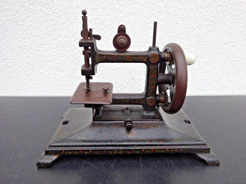 Alte nähmaschine - alte,