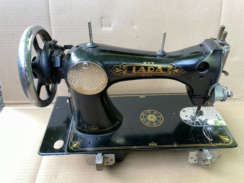 Antike nähmaschine lada - antike,