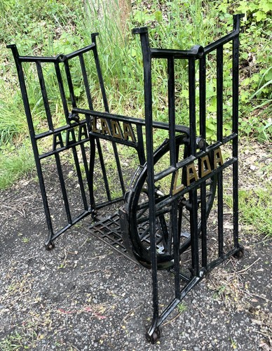 Alte nähmaschine lada - alte,