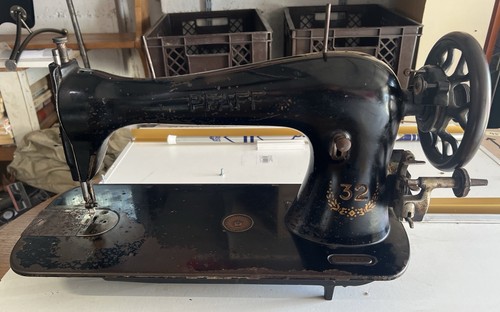 Alte nähmaschine pfaff - alte,